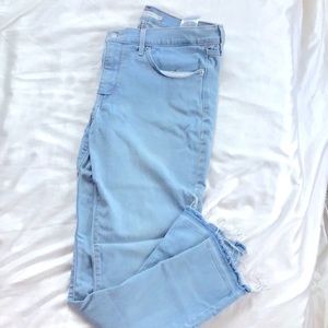 NWOT - Levi’s Denim! 👖311 shaping skinny jeans size 32